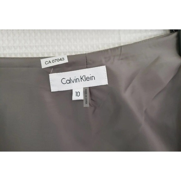 Calvin Klein~ Woman Size 10~ Gray Flare Skirt Fully Lined NWT. - Picture 2 of 8